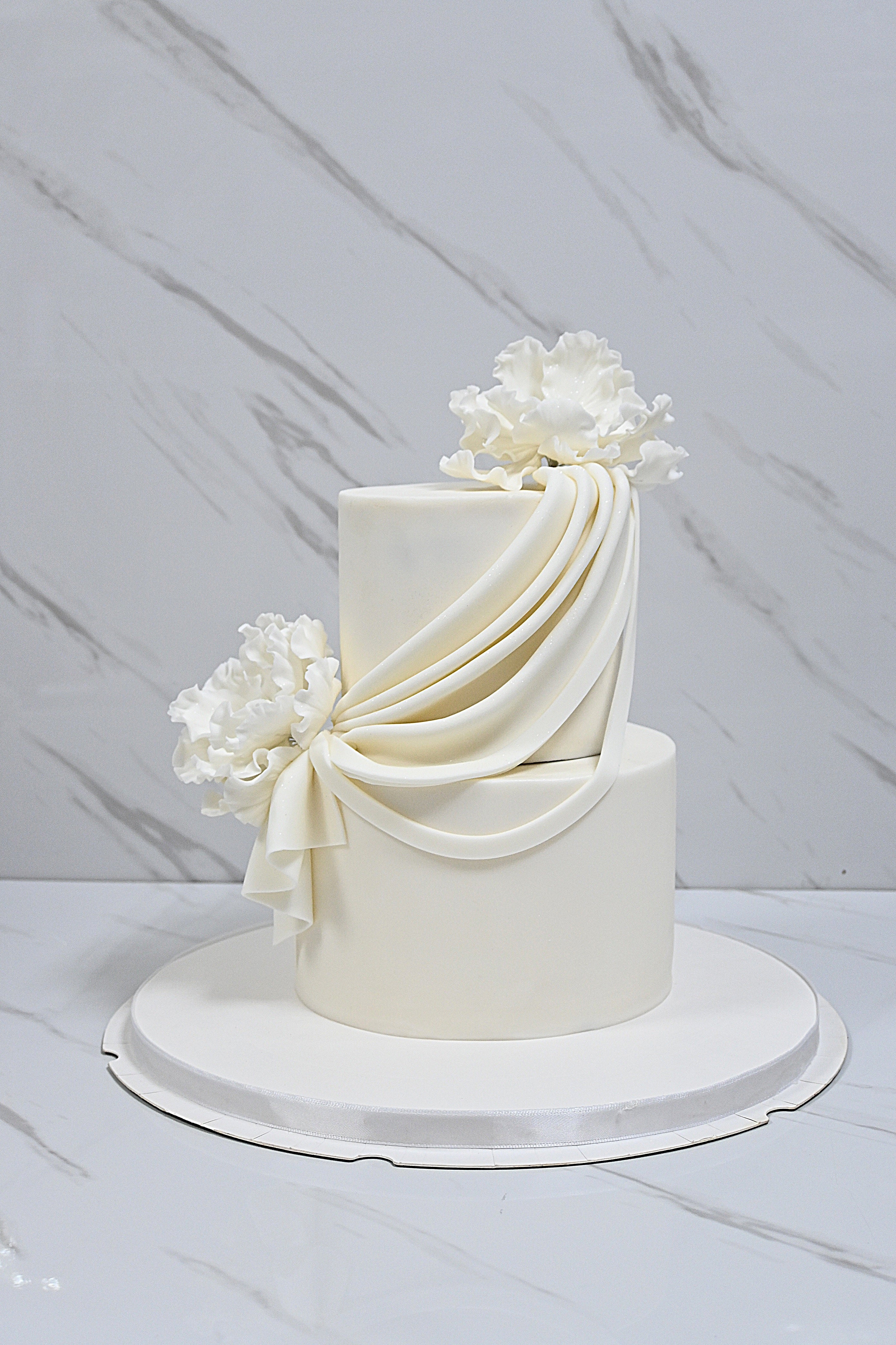 Charm wedding cake