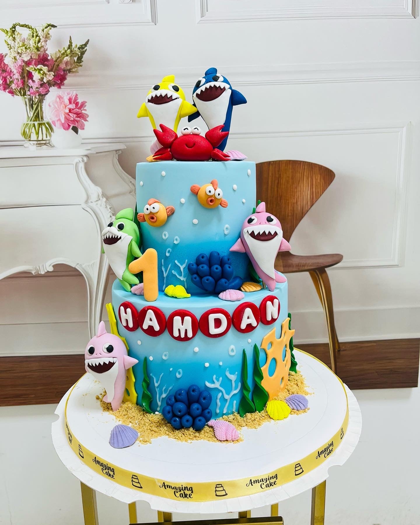 Baby shark cake - Blue Lable and money cake