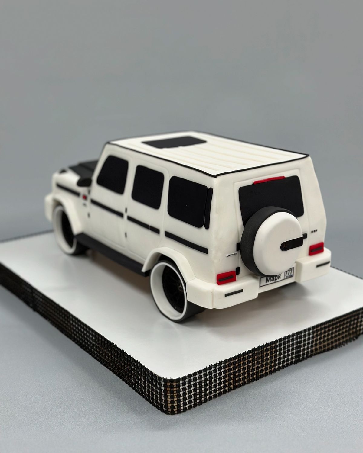 G-wagon Cake 9