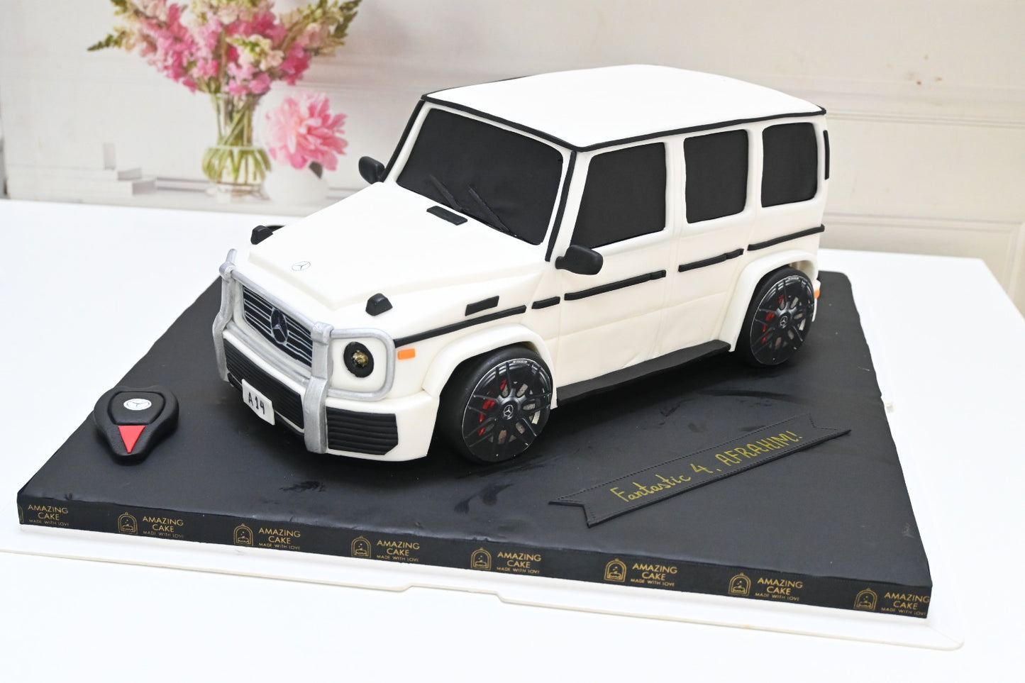 Mercedes-Benz G-Wagon Cake 3