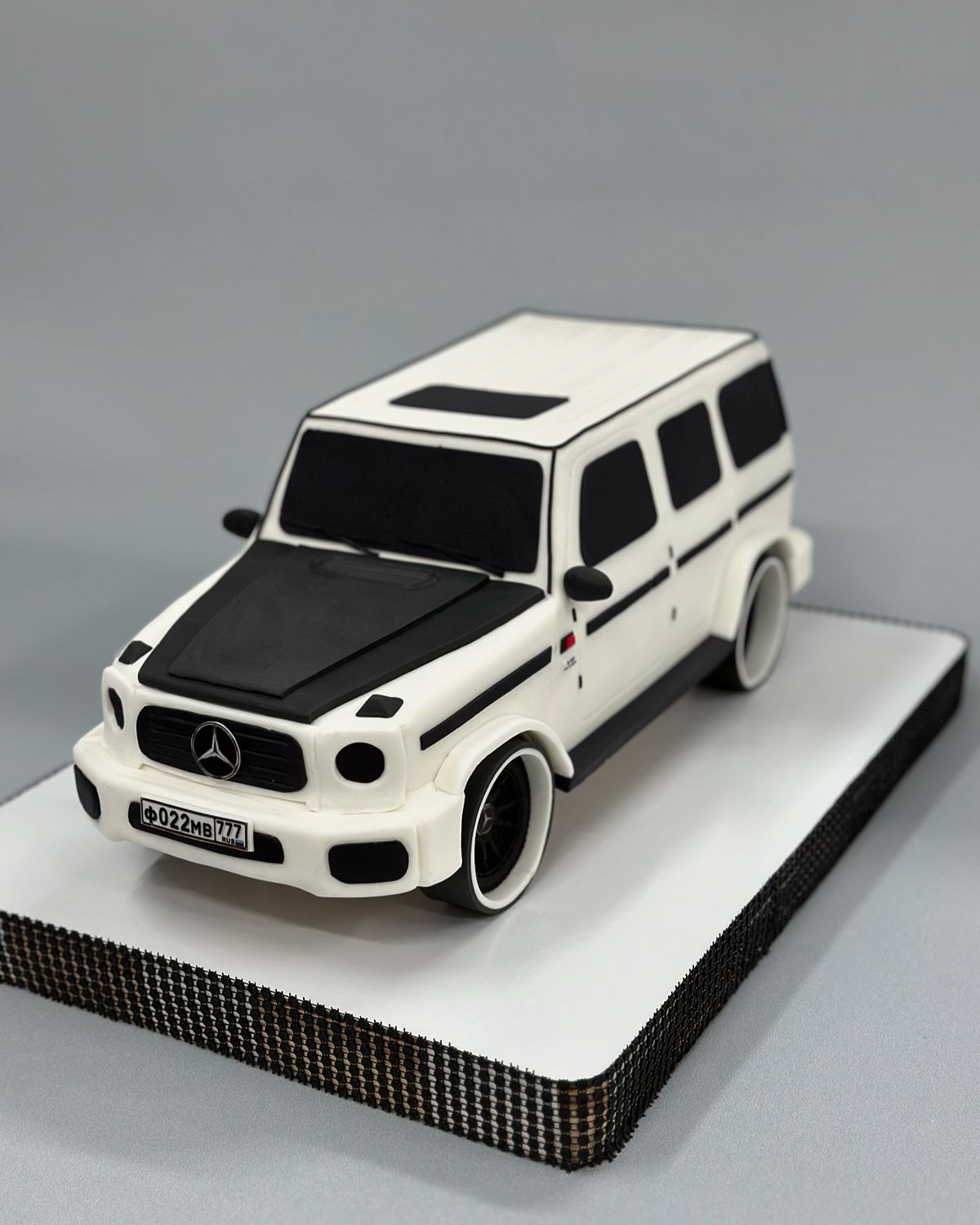 G-wagon Cake 9
