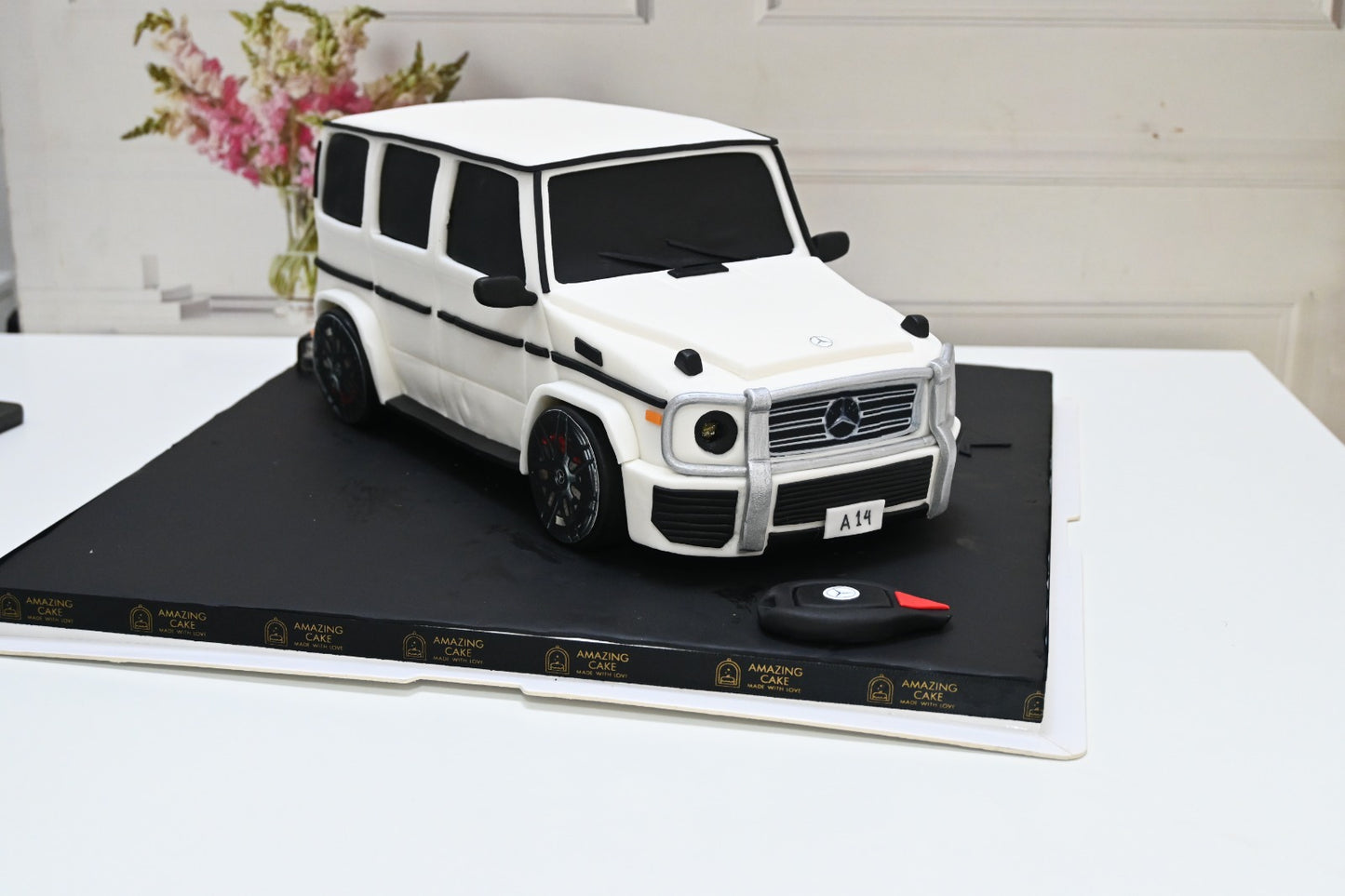Mercedes-Benz G-Wagon Cake 3